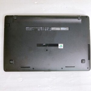 ASUS Notebook PC 背面
