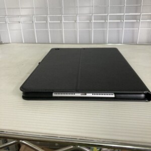 iPad 9.7インチ 側面