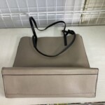 バック　背面