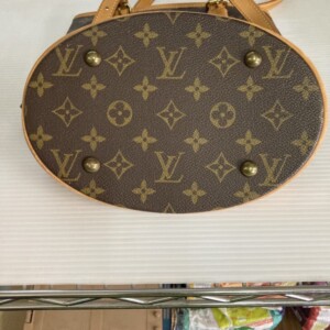 ルイビトン バック ボタン部分