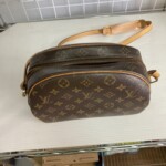 モノグラム ショルダーバッグ 背面