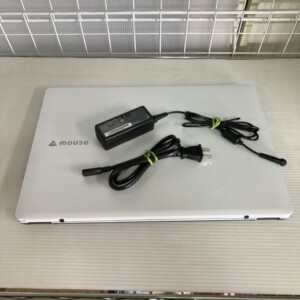 mouse ノートパソコン 正面