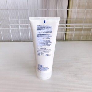 ハイドレーティングクレンザー 背面