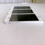 iPhone SE 側面2