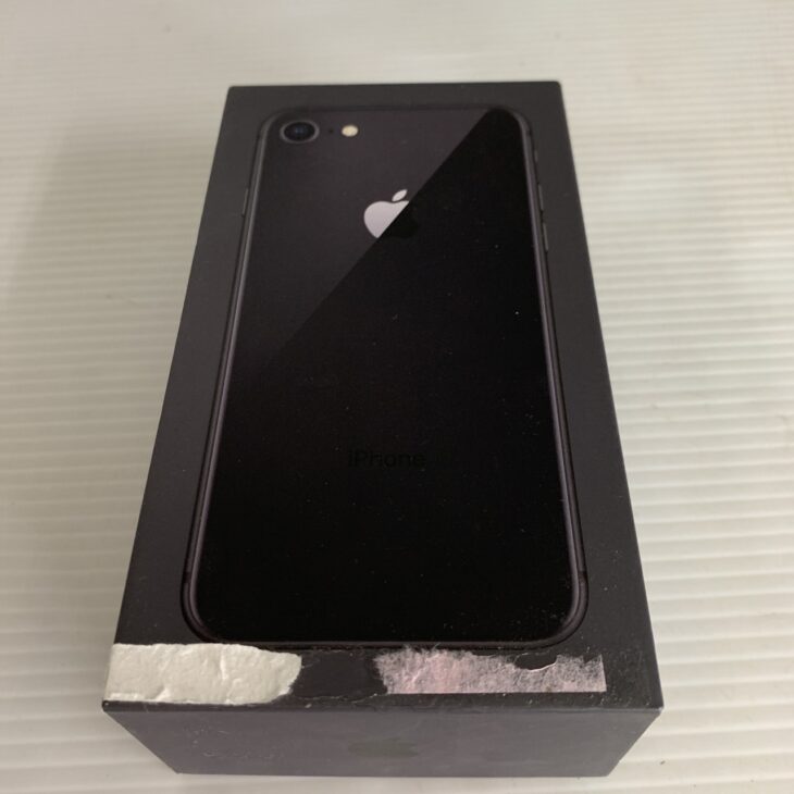 iPhone 8 正面