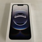 iPhone 16e 正面