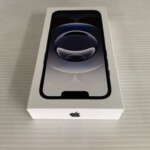 iPhone 16e 上面