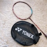 バドミントンラケット アストロクス100ZZ 上部
