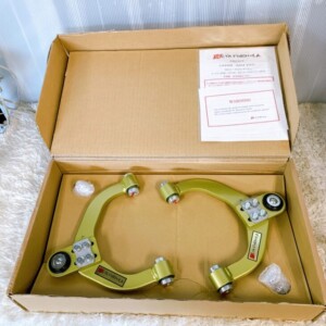 フロントアッパーアーム 内部