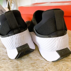 ウィメンズ GO FLYEASE 背面