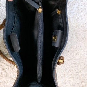 レザーハンドバッグ 内部