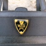 フォーマルハンドバッグ ロゴ