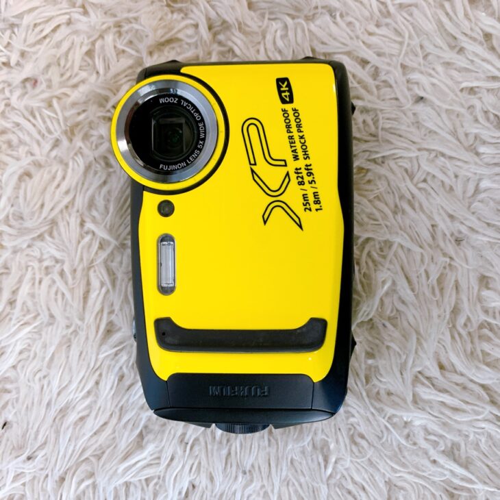 デジタルカメラ FinePix XP140 正面