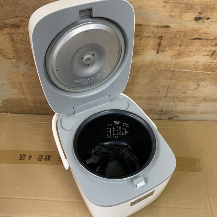 三重県名張市で山善 マイコン炊飯ジャー YJC-300(W) 出張買取 丁寧に