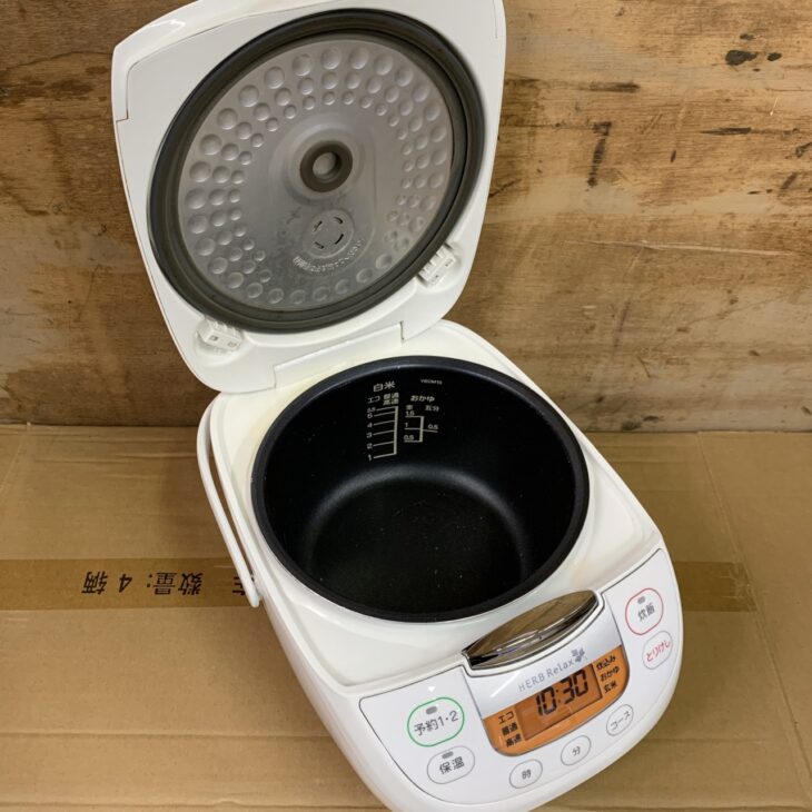 千葉市若葉区でヤマダ電機 HERB Relax YEC-M10D1 炊飯器を出張買取しま 