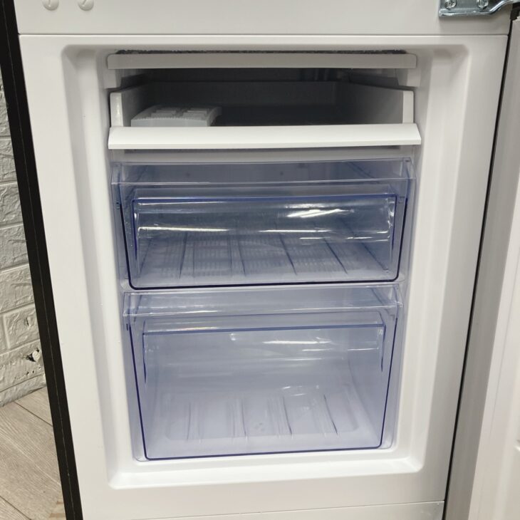 在庫 確認* 山梨県甲府市で山善 PJKFR-D170 冷凍冷蔵庫を出張買取｜2023年製の美品