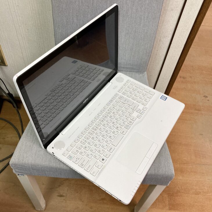 LIFEBOOK AH77/W