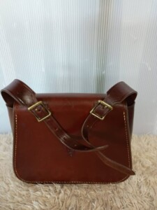 レザーショルダーバッグ