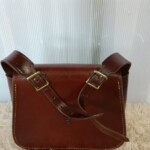 レザーショルダーバッグ