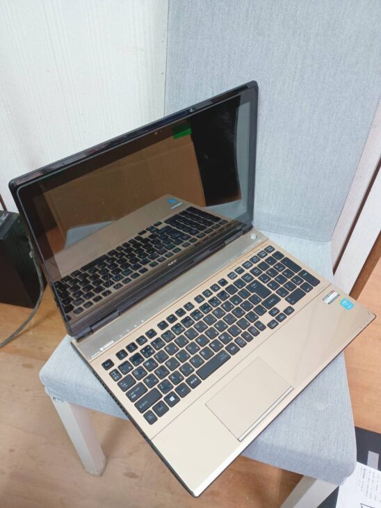 PC 3年使用 不具合なし LL750/JS（PC-LL750JS3EW）の分解方法 | パソコン廃棄.com