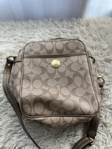 シグネチャー ショルダーバッグ