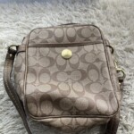 シグネチャー ショルダーバッグ