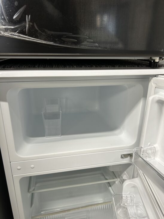 Comfee' コンフィー 2022年製 ノンフロン冷凍冷蔵庫 RCT90WH Comfee' コンフィー 2022年製 ノンフロン冷凍冷蔵庫 RCT90WH Comfee