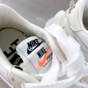 NIKE × sacai コラボレーションスニーカー