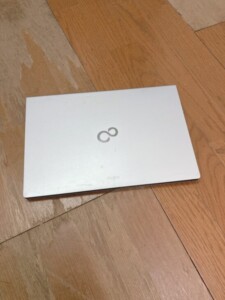 LIFEBOOK UH75/H(FMVU75HSG