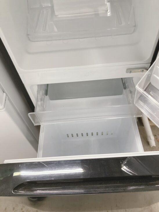 【お取引中】2018年製　冷蔵庫 東京都江東区でヤマダ電機 YRZ-F15LK 2ドア冷蔵庫 使用感ありのため