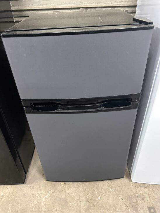 群馬県高崎市 MAXZEN JR085HM01WH 冷凍冷蔵庫 きれいな状態のため適正