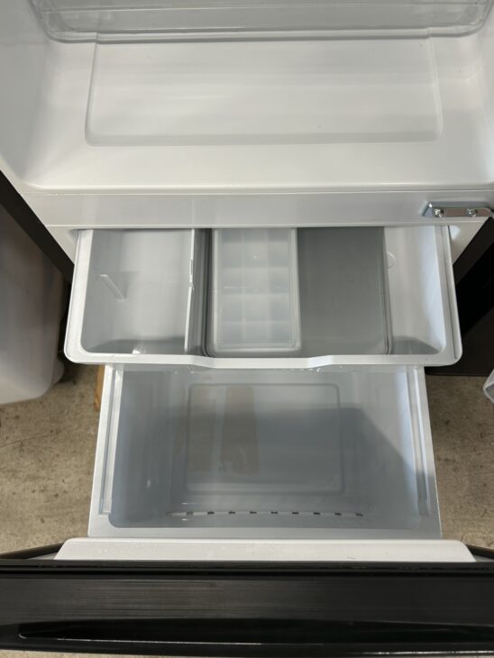 佐賀県鹿島市 amadana 冷凍冷蔵庫 AT-RF160-BK 2021年製 目立つ傷が