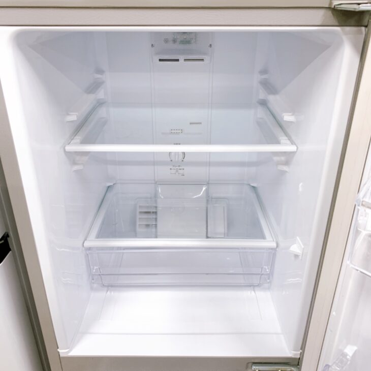 東京都板橋区でAQUA AQR-13K(S)冷蔵庫を出張買取｜内部美品につき適正