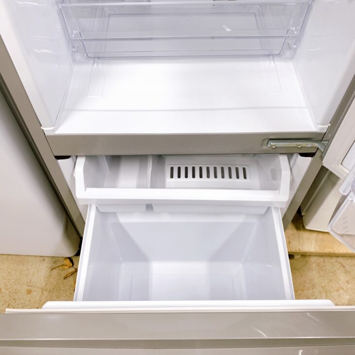 東京都板橋区でAQUA AQR-13K(S)冷蔵庫を出張買取｜内部美品につき適正