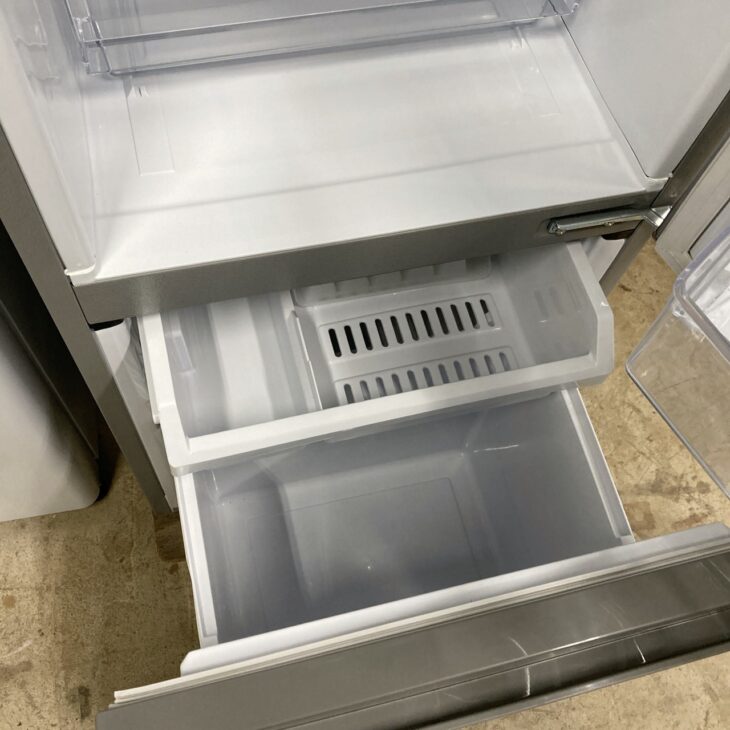 大阪府摂津市へAQUA 冷蔵庫 AQR-13K(S)買取 2021年製で庫内がきれいな