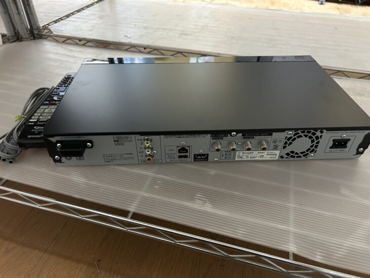 神奈川県三浦市にてSHARP ブルーレイレコーダー BD-T1800 やや使用感