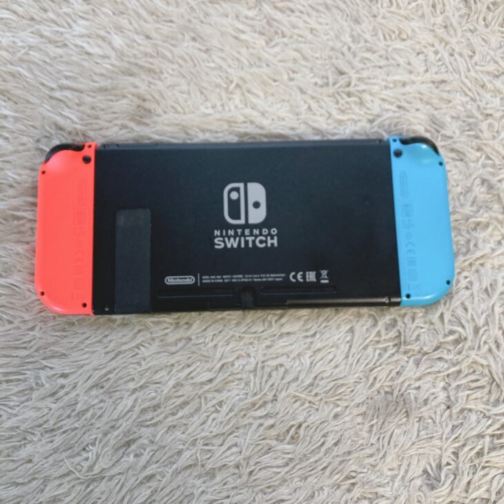 市川市でNintendo Switch HAC-001 本体のみ 画面に細かなキズありでも