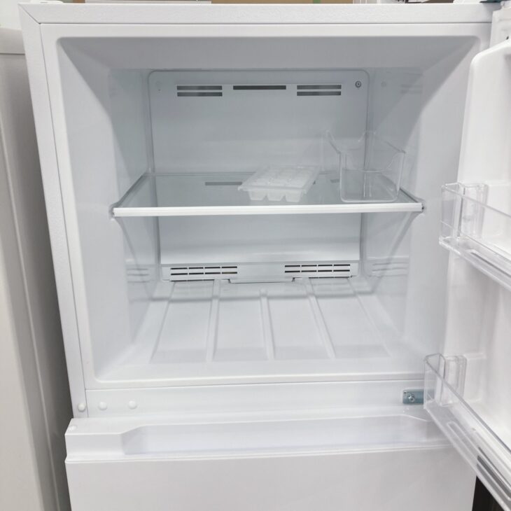 大引っ越し出品 大阪府高槻市でヤマダセレクト ノンフロン冷凍冷蔵庫 YRZ-F23K 使用感