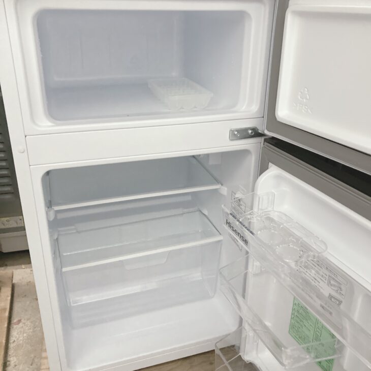 I 2503-1005 Hisense ノンフロン冷凍冷蔵庫 HR-B91E3W 2023年製 全定格内容積87L  取扱説明書付き 動作確認済み キズ 汚れあり HR-B91E3W | ハイセンスジャパン株式会社