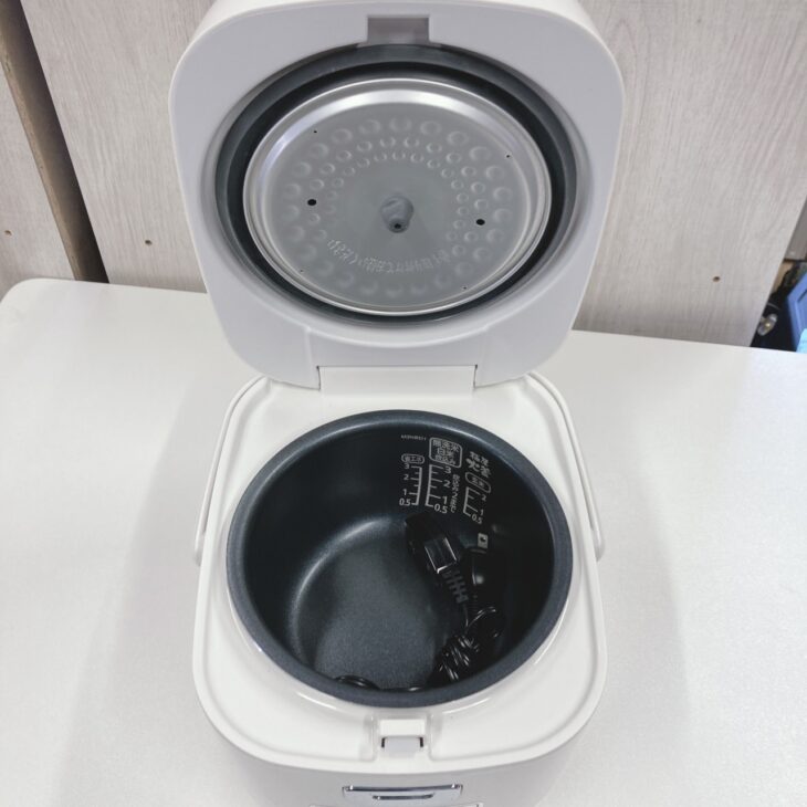 兵庫県宝塚市にてアイリスオーヤマ 炊飯器 KS-RC21M05-W 2022年製 使用