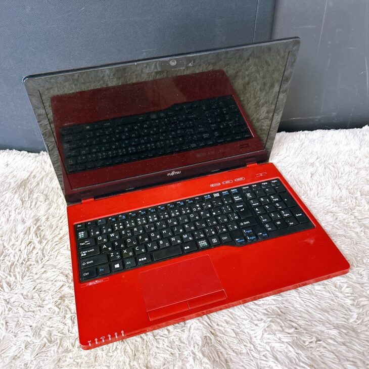 茨城県筑西市へ出張買取 富士通 LIFEBOOK AH42/X（FMVA42XR）外観に小