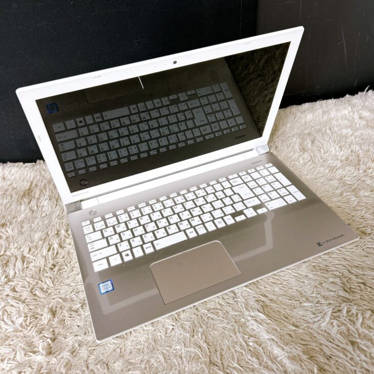 愛知県北名古屋市でTOSHIBA dynabook AZ45/BG買取 天板に細かな傷あり