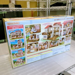 赤い屋根の大きなお家 屋根裏はひみつのお部屋