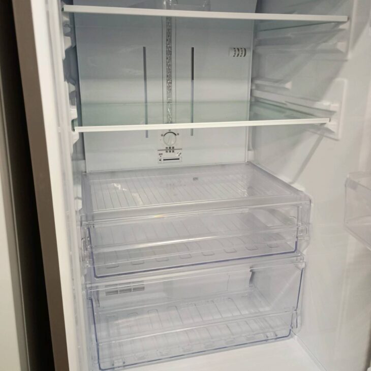 東京都目黒区祐天寺にてSHARP ノンフロン冷凍冷蔵庫 SJ-PD27C-T 2017年