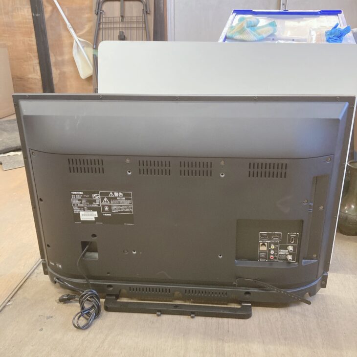 福井県大飯郡高浜町でTOSHIBA 32V型液晶テレビ 32S20を出張買取 付属品