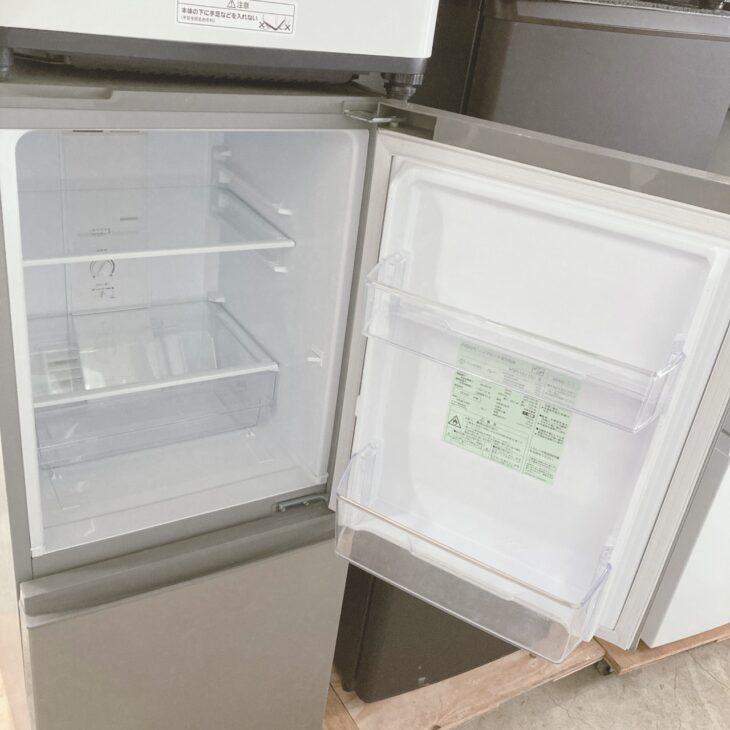 東京都港区表参道にてAQUA ノンフロン冷凍冷蔵庫 AQR-13J（S）2020年製