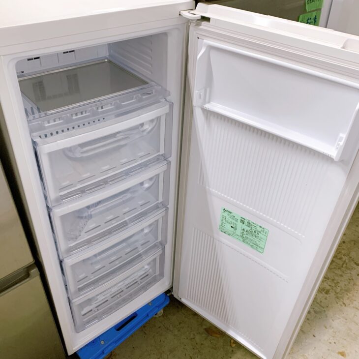 福島県会津美里町で三菱電機 冷凍庫 MF-U12G-Wを出張買取｜2021年製の 