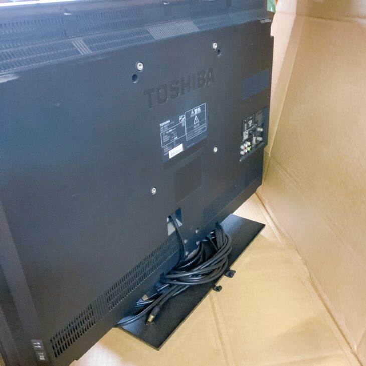 東京都大田区田園調布で東芝 REGZA 32A2（2011年製）液晶テレビを出張