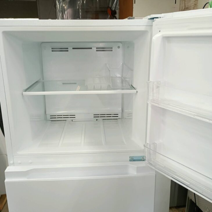 伊勢崎店【現状品】gi2-5 ヤマダ電機製 ノンフロン冷凍冷蔵庫 YRZ-F23K 2023年製 ※通電・動作確認済・側面に汚れあり ヤマダデンキ、食材の鮮度を保つIonFresher搭載の冷凍冷蔵庫「YRZ-F32K