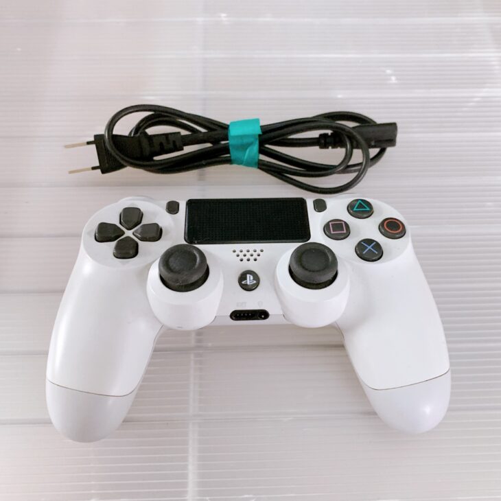 PS4 ホワイト 値下げしました！ 銀座屋 姶良加治木店】PS4 Slim 